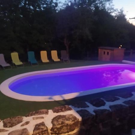 La Grange De Salvaneix Gite Pour 15 Personnes 7 Chambres Avec 6 Sdb-6Wc Sarran Экстерьер фото