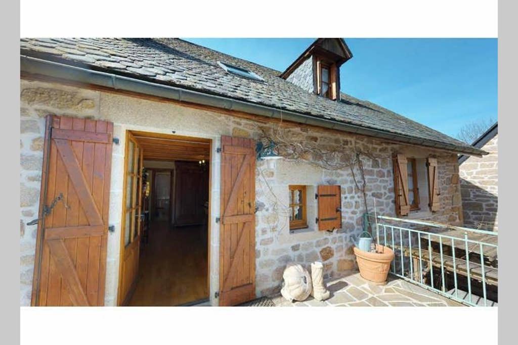 La Grange De Salvaneix Gite Pour 15 Personnes 7 Chambres Avec 6 Sdb-6Wc Sarran Экстерьер фото